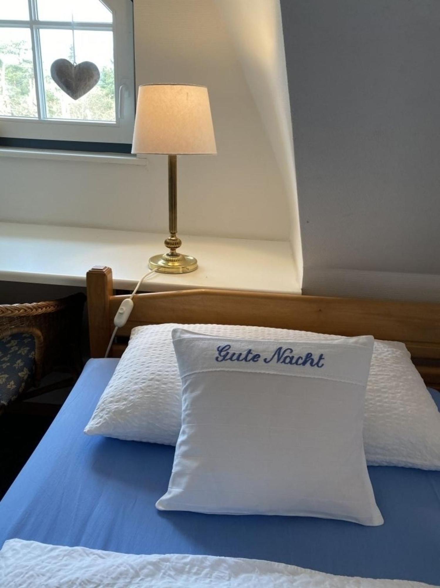 Ferienwohnung Nr 02 Og Spitzboden Born Buitenkant foto