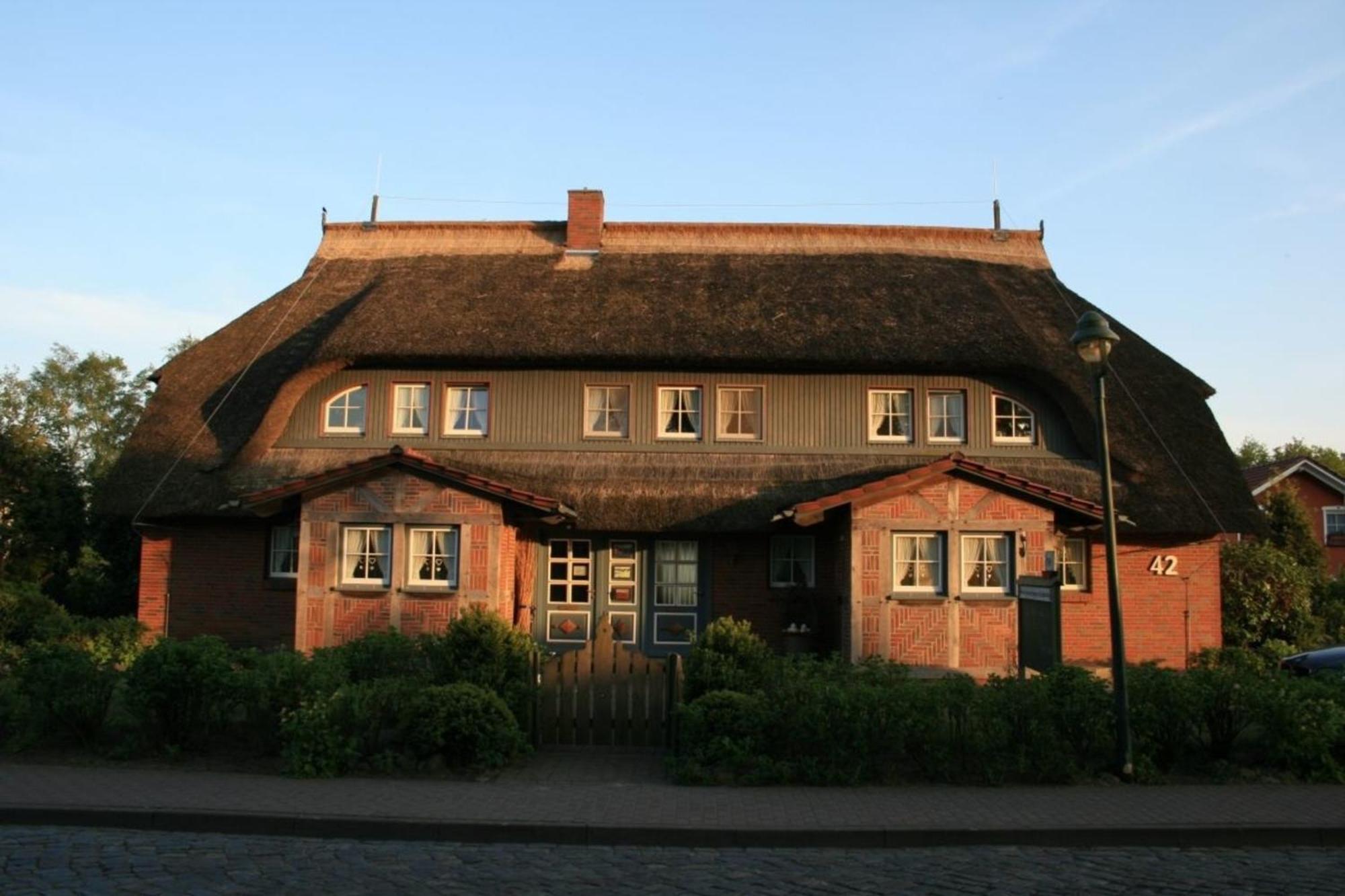 Ferienwohnung Nr 02 Og Spitzboden Born Buitenkant foto